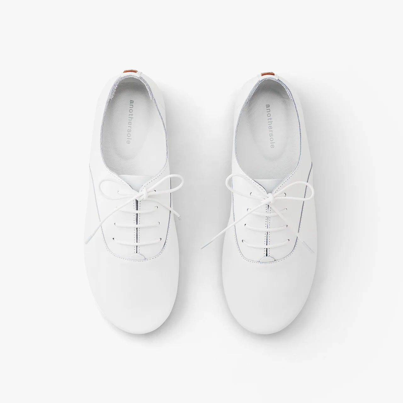 Lucie II - White Cloud - Image 4